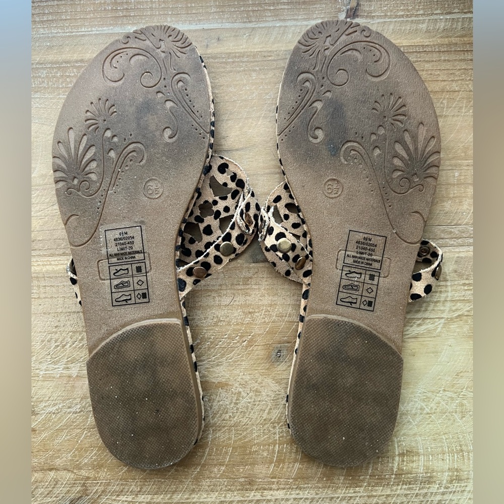 Pierre Dumas Cheetah Print Thong Slip on Sandal Size 6.5 - Picture 5 of 8